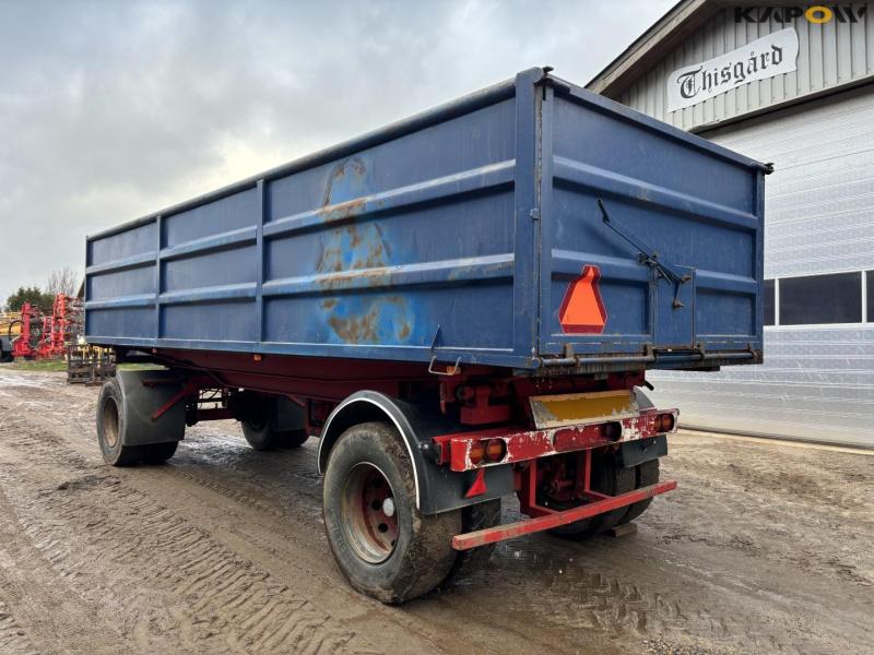 Tipper with drying channel 6