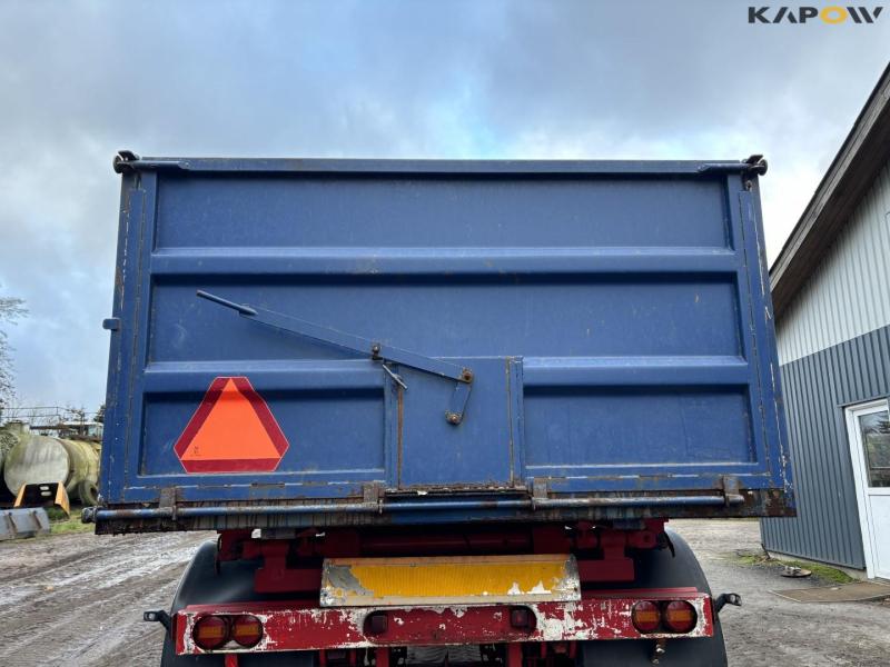 Tipper with drying channel 22