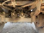 Tipper with trailer hitch 29