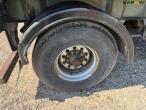 Tipper with trailer hitch 33