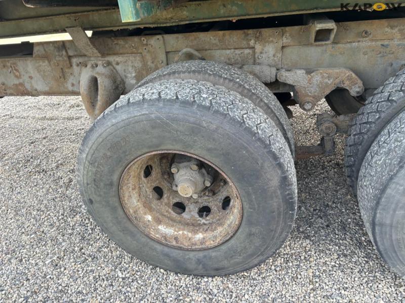Tipper truck 42