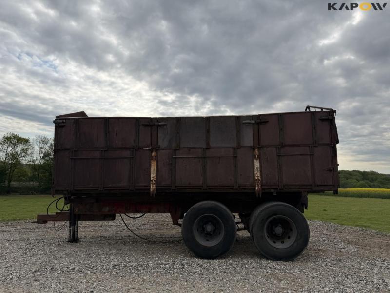 Tipper truck 8