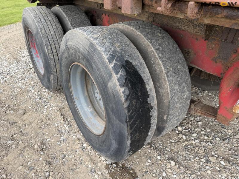 Tipper truck 34