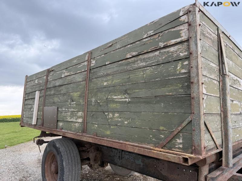 Tipper truck 24
