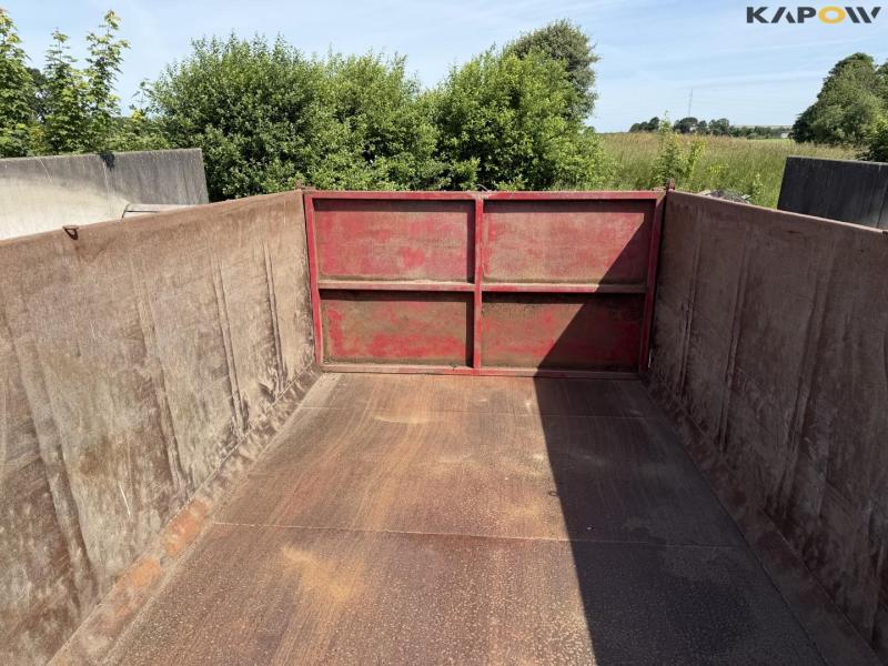Tipper truck 30