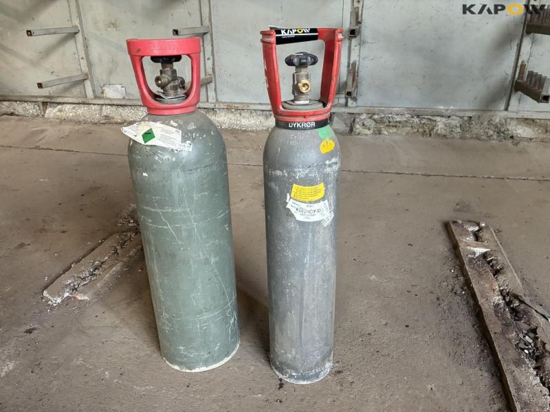 Two bottles of carbon dioxide 1