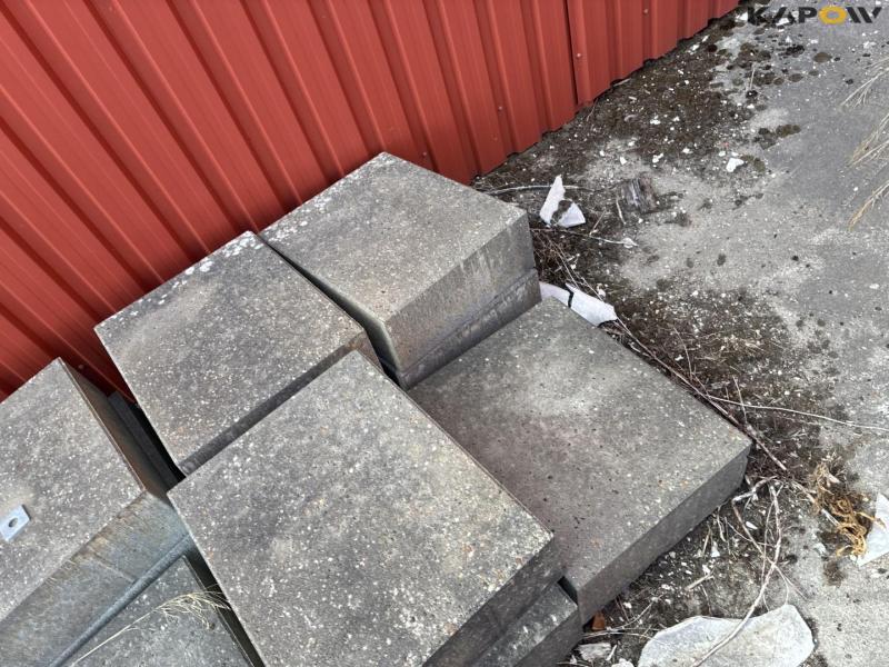 Clear the space of stones and tiles 64