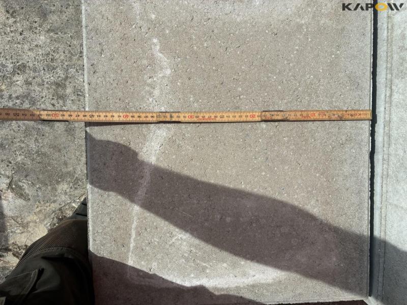 Clear the space of stones and tiles 81