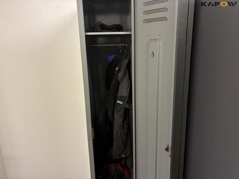 Clear the room - wardrobe, cleaning, clothes and shoes 4