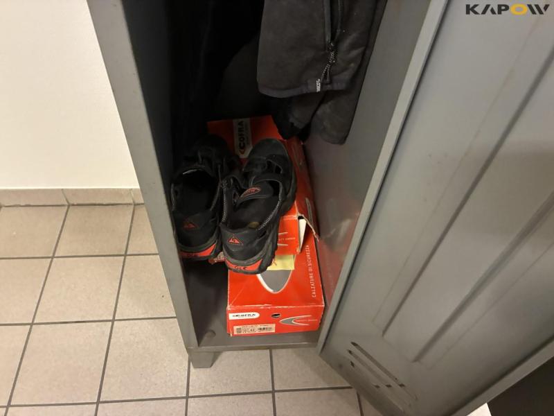 Clear the room - wardrobe, cleaning, clothes and shoes 5