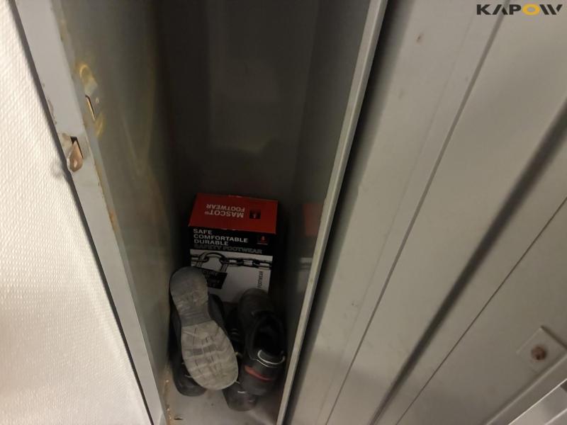 Clear the room - wardrobe, cleaning, clothes and shoes 26