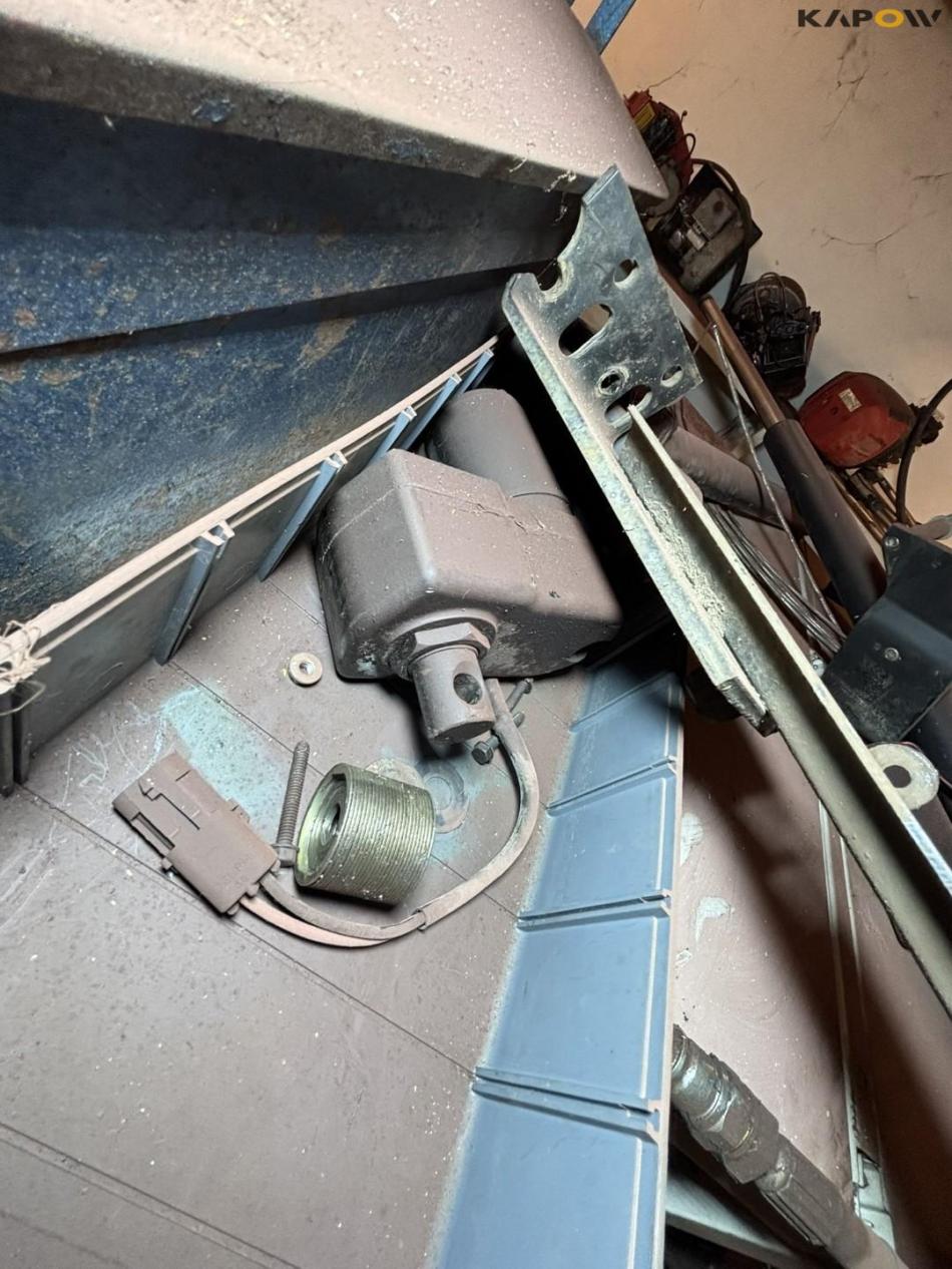 EMPTY THE ROOM 343