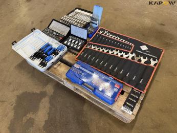 Socket wrench set and combination... 