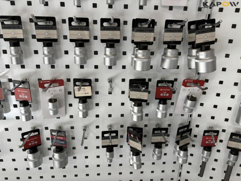 Sockets for socket wrenches. 28