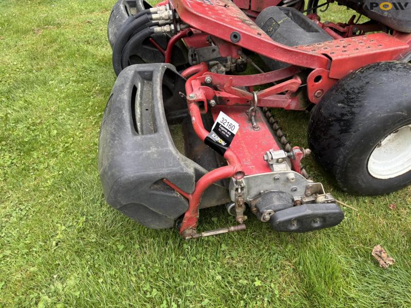 TORO Greensmaster 32 cylinder mower 9