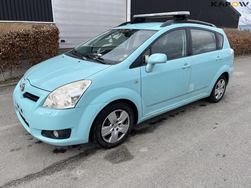 Toyota corolla verso van 1