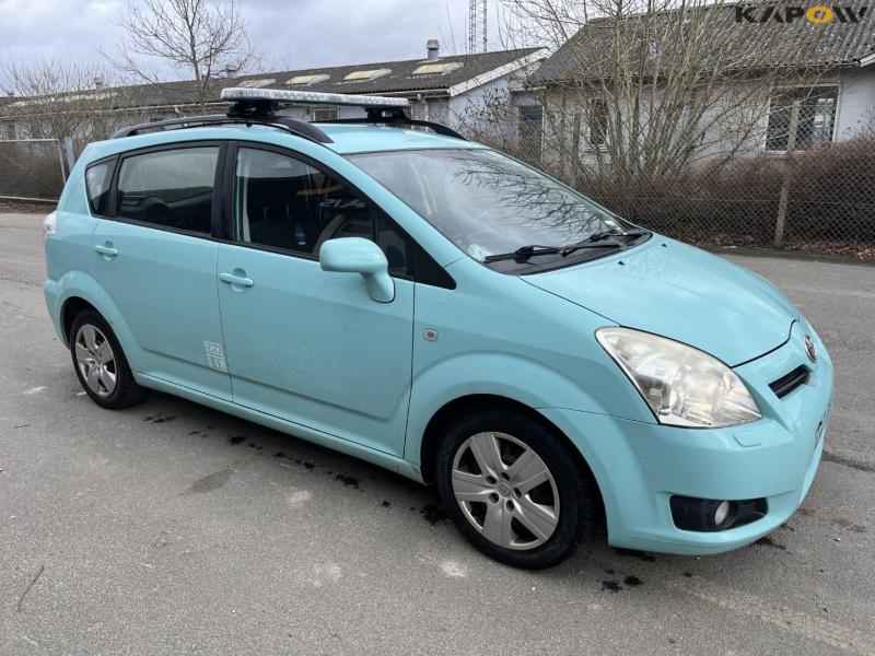 Toyota corolla verso van 3