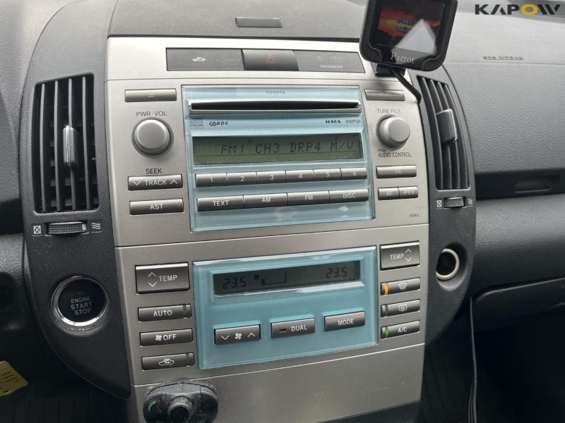 Toyota corolla verso van 24