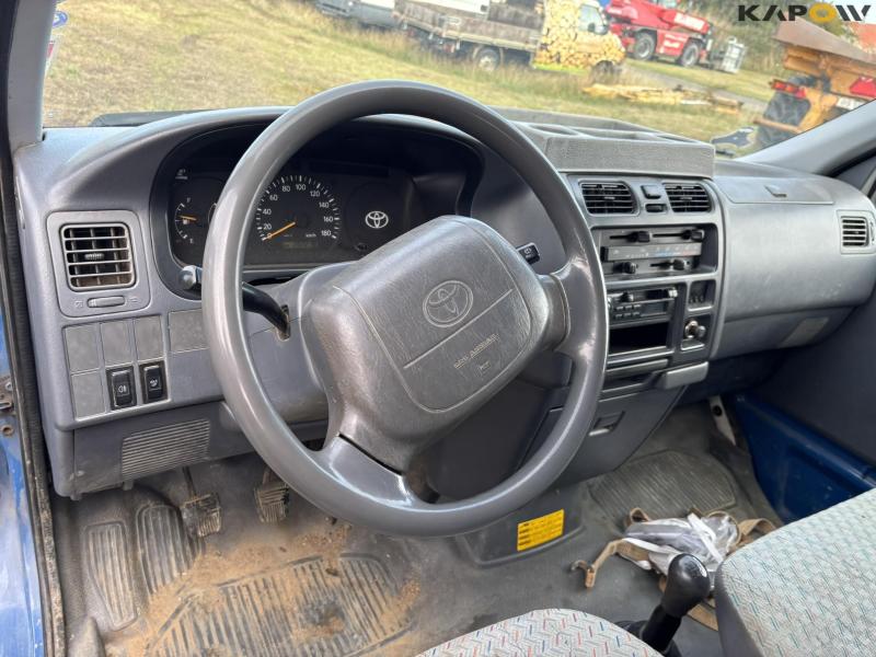Toyota HIACE 2.5 panel van 58
