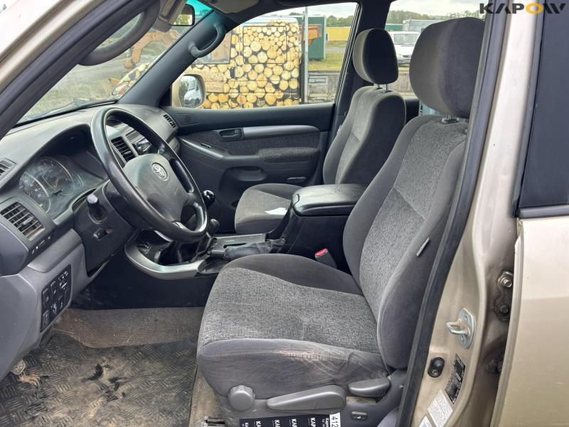 Toyota Land Cruiser 3.0 D-4D van 48