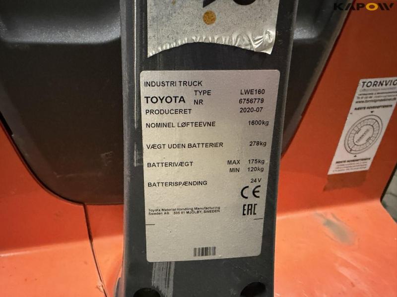 Toyota LWE 160 electric stacker 13