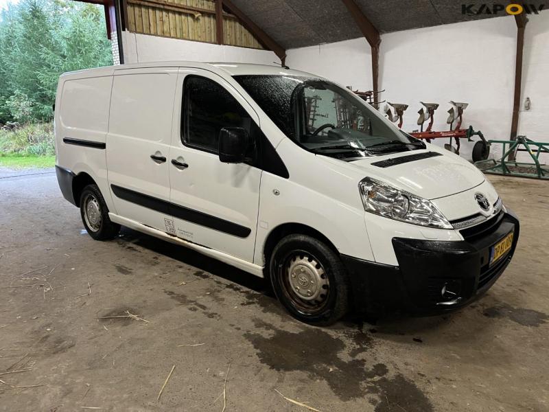 Toyota Proace van 3