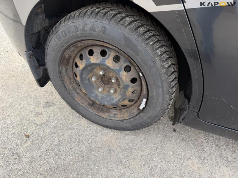 Toyota Verso Sportsvan 2.0 van 39