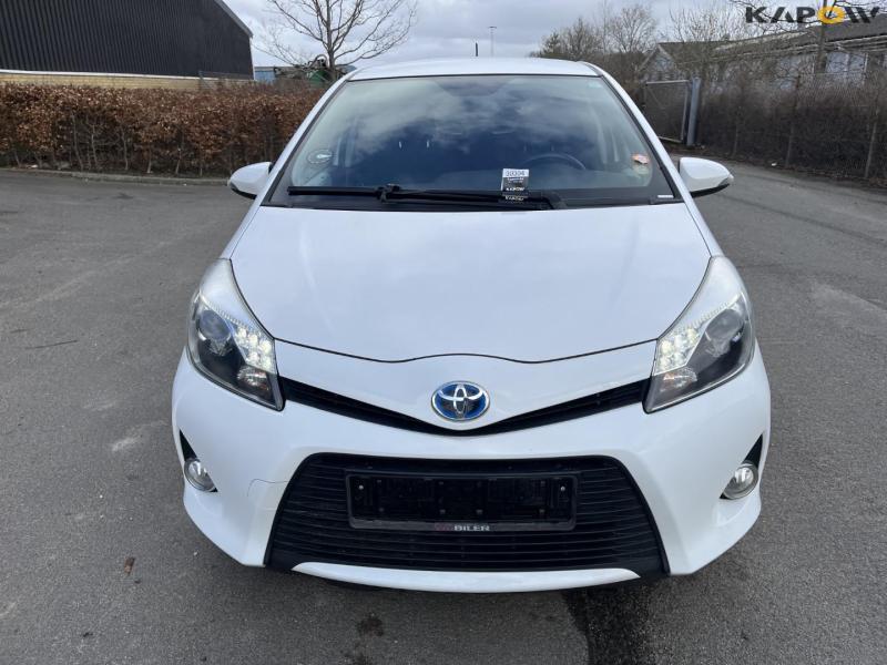 Toyota Yaris hybrid passenger car 2