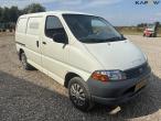 Toyota Hiace van 3