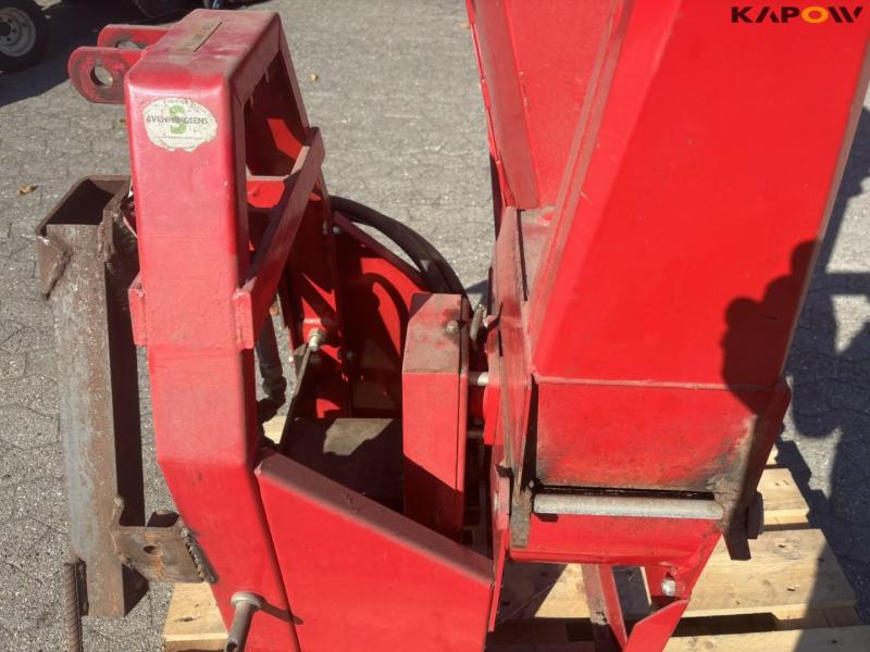 TP 100V woodchipper with a-frame 26
