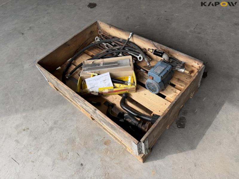Pulley and oil pump 5