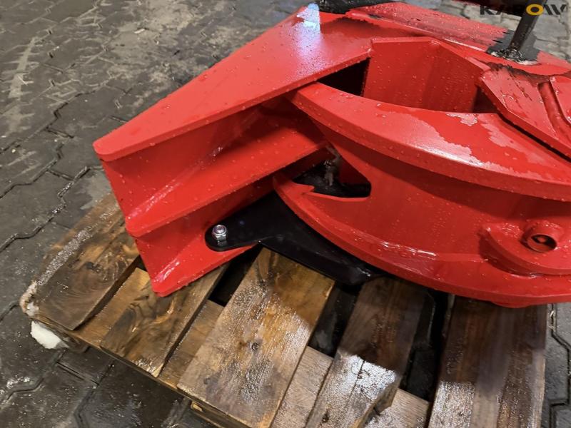 Wood chipper with Hydrema hitch 12