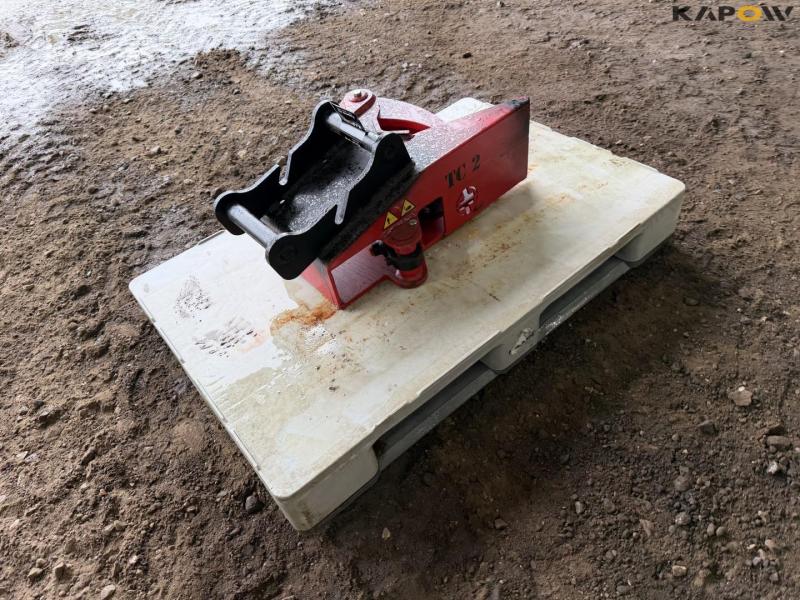 Tree pruner with S40 hitch 7