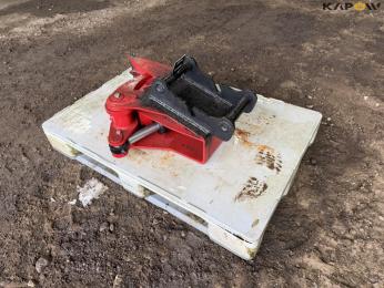 Tree pruner with S40 hitch