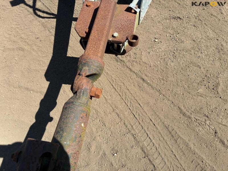 Trailer with water tanks and chemical room 9