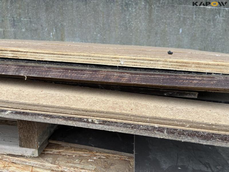 Trailer and plywood sheets 20