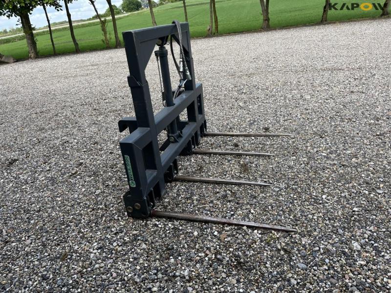 Treemme FBPS.CDC bale spear with Merlo hitch 4
