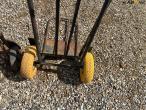Wheelbarrows and sack trucks 9