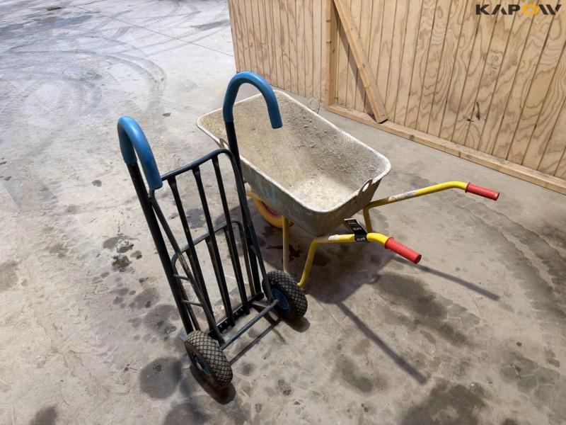 Wheelbarrows and sack carts 6