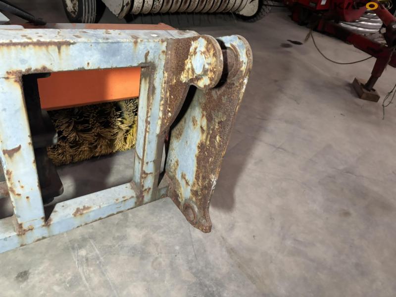 Tuchel Profi FKM 200 HS 600 broom with collection 10