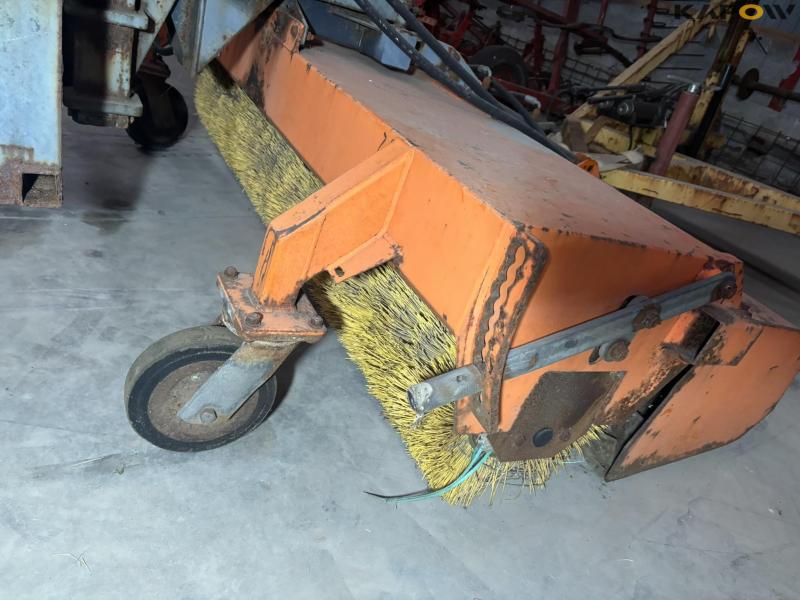 Tuchel Profi FKM 200 HS 600 broom with collection 26