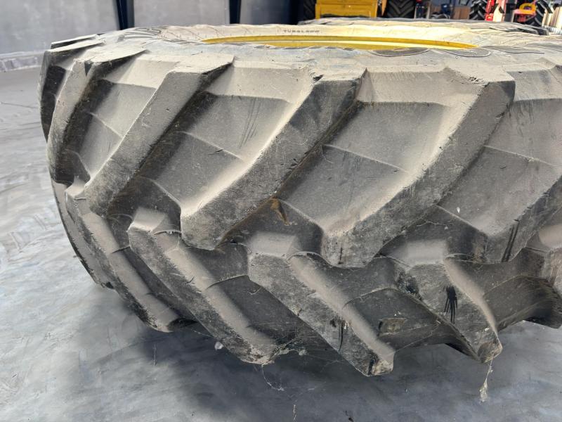 Twin wheels 650/85x38 with locks 12