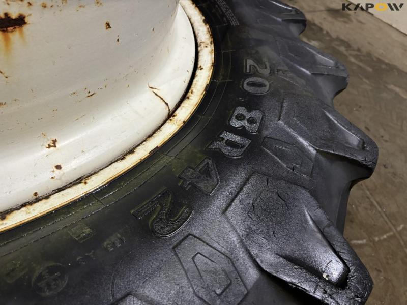 Twin wheels 20.8-R42 13