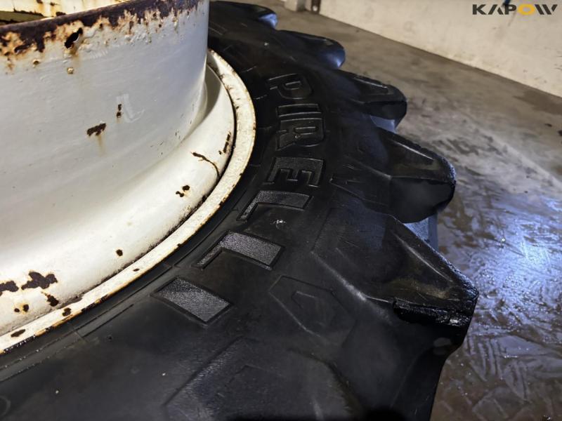 Twin wheels 20.8-R42 14