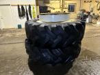 Twin wheels 20.8-R42 4