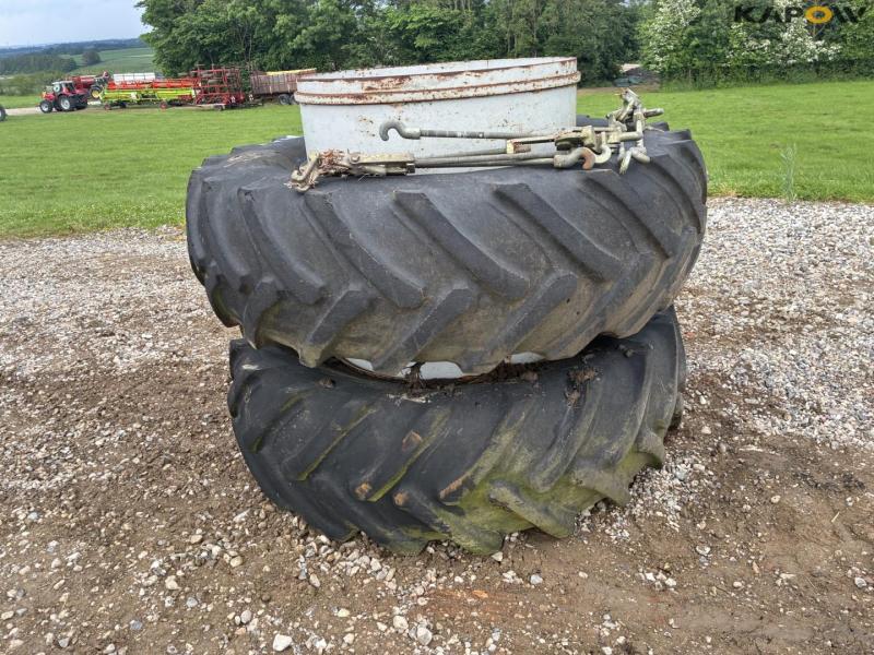 Twin wheels 20.8-R38 4