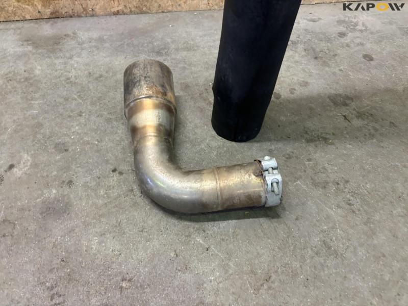 Exhaust pipe 4
