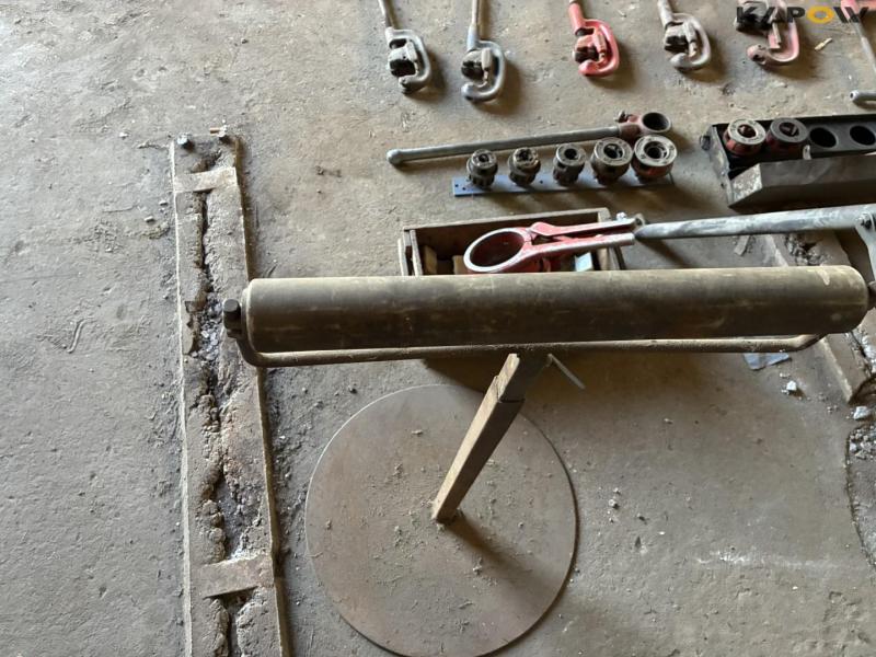 Pipe and thread cutting equipment 8