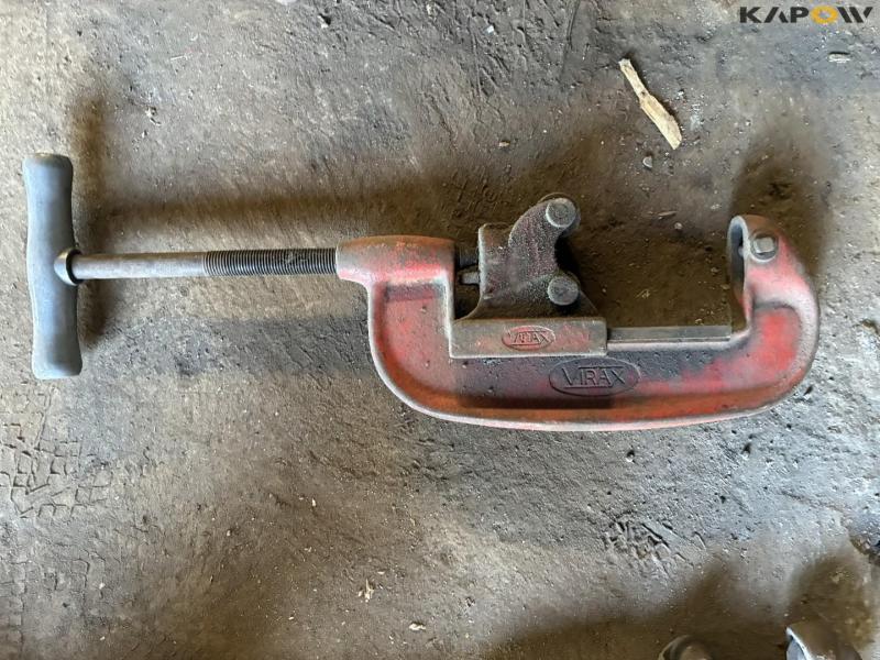 Pipe and thread cutting equipment 16