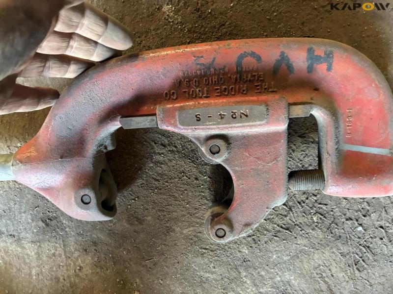 Pipe and thread cutting equipment 18